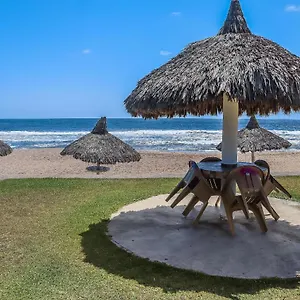 Сasa de vacaciones Departamento En Con Acceso A La Playa Y Alberca Comun #138, Mazatlán